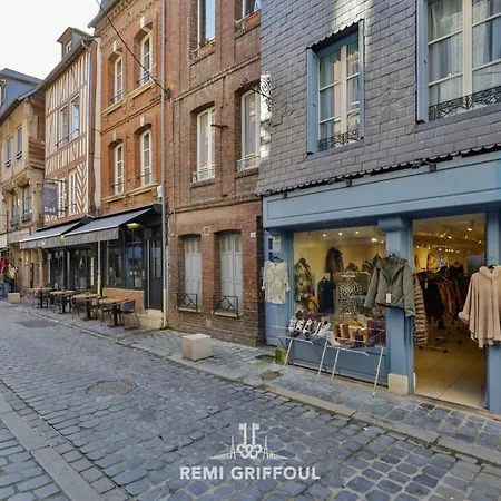 Le Bois Bleu 3rd Floor Elegance & Comfort In The Heart Of Apartment